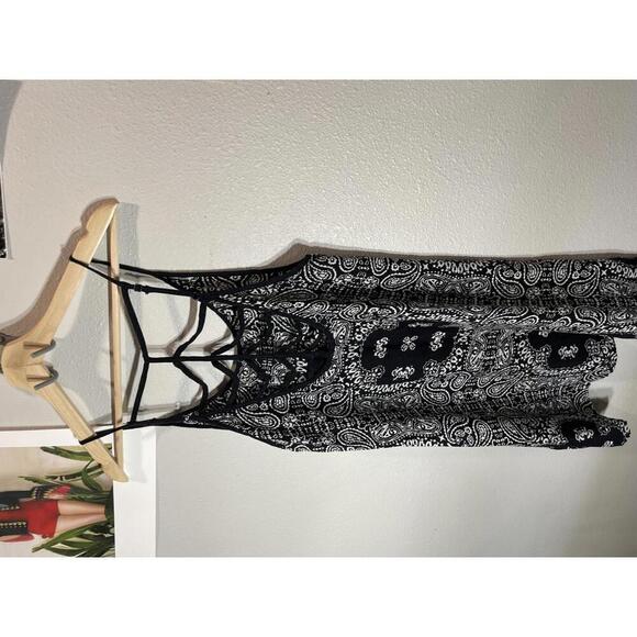 Stylish Black and White Strappy Cover-Up by Wet Seal - Picture 3 of 4